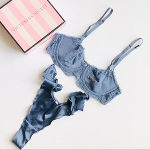 34C MEDIUM Victoria’s Secret blue bra set